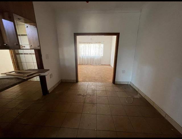 5 BEDROOM HOUSE FOR SALE IN DRIE RIVIERE